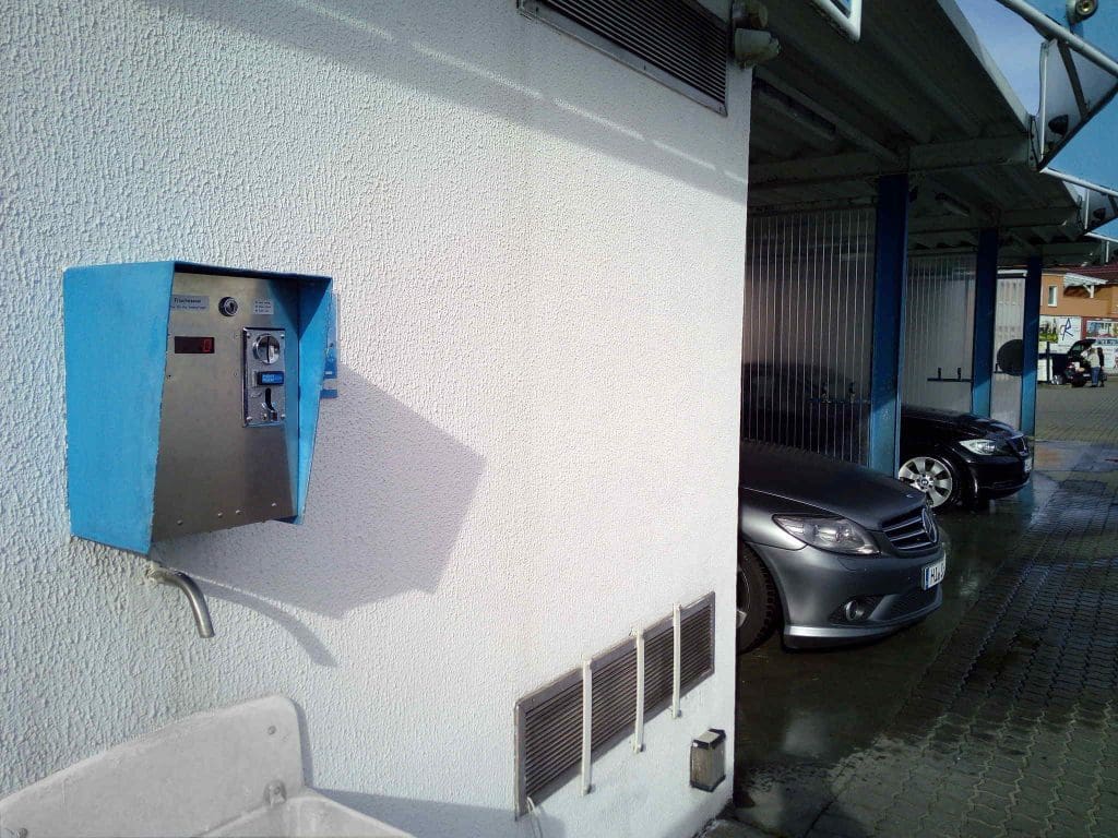 Frischwasserautomat, Auto-Waschbär Die SB Autowaschanlage in Hildesheim, Wasserautomat